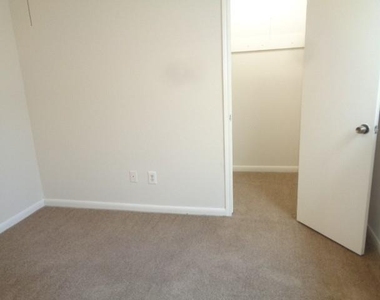 1374 Gentle Bend Drive - Photo Thumbnail 17