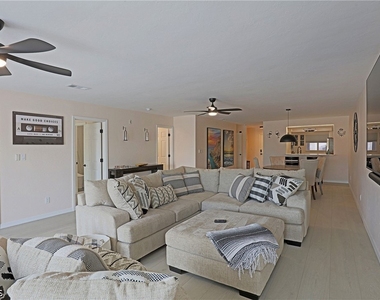 11921 Seabreeze Cove Lane - Photo Thumbnail 3