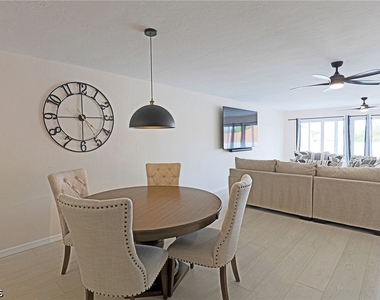 11921 Seabreeze Cove Lane - Photo Thumbnail 8
