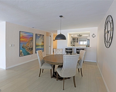 11921 Seabreeze Cove Lane - Photo Thumbnail 7