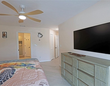 11921 Seabreeze Cove Lane - Photo Thumbnail 14