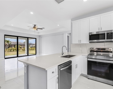 2427 Tropicana Parkway W - Photo Thumbnail 6