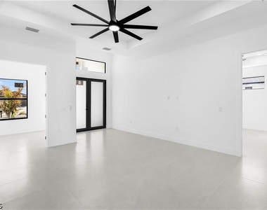 1117 Ne 14th Terrace - Photo Thumbnail 7