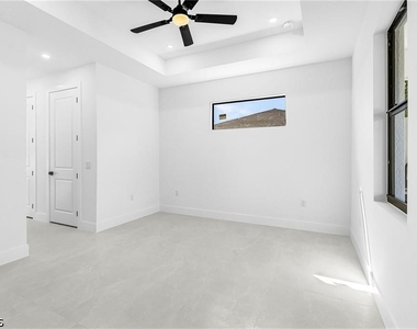 1117 Ne 14th Terrace - Photo Thumbnail 8