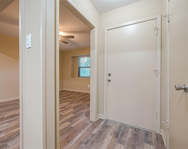 722 Venice Street - Photo Thumbnail 4