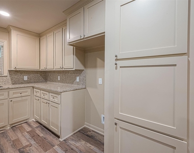 722 Venice Street - Photo Thumbnail 9
