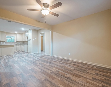 722 Venice Street - Photo Thumbnail 11