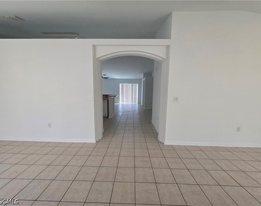1014 Nw 31st Place - Photo Thumbnail 4