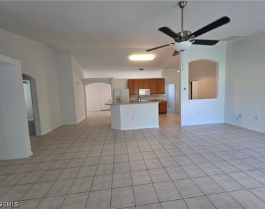 1014 Nw 31st Place - Photo Thumbnail 15