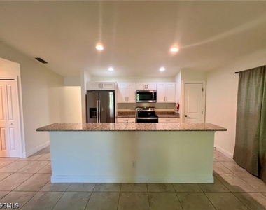 3322 Sw 17th Place - Photo Thumbnail 7