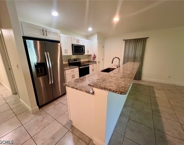 3322 Sw 17th Place - Photo Thumbnail 6