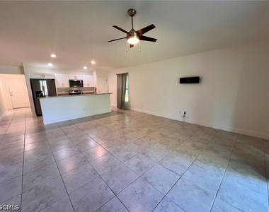 3322 Sw 17th Place - Photo Thumbnail 9