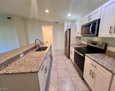 3322 Sw 17th Place - Photo Thumbnail 10