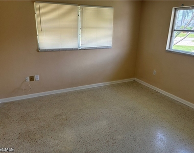 3709 Se 17th Place - Photo Thumbnail 9