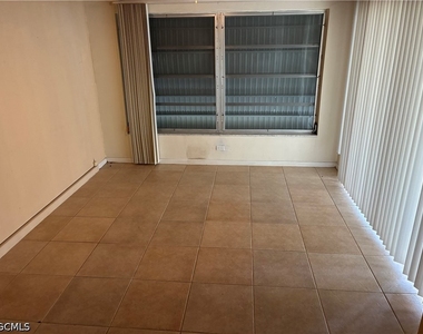 3709 Se 17th Place - Photo Thumbnail 3