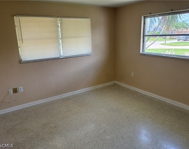 3709 Se 17th Place - Photo Thumbnail 6