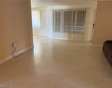 3709 Se 17th Place - Photo Thumbnail 4
