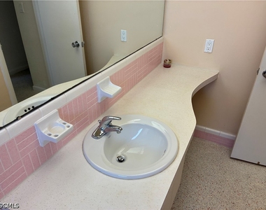 3709 Se 17th Place - Photo Thumbnail 8
