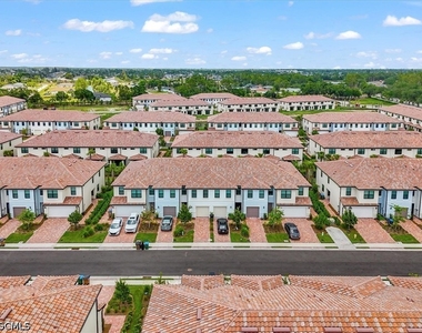 1533 Lake Jessup Circle - Photo Thumbnail 4