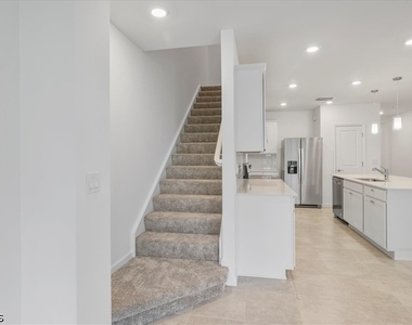 1533 Lake Jessup Circle - Photo Thumbnail 18