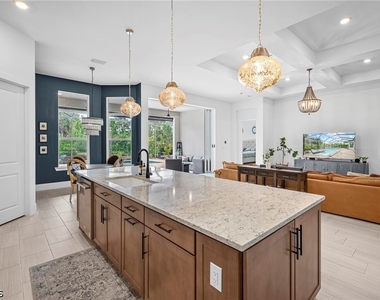 16152 Palmetto Street - Photo Thumbnail 9