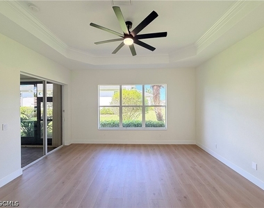 11001 Sea Tropic Lane - Photo Thumbnail 12
