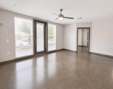 1111 N Durham Drive - Photo Thumbnail 2
