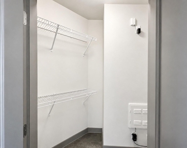 1111 N Durham Drive - Photo Thumbnail 7