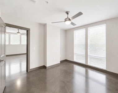 1111 N Durham Drive - Photo Thumbnail 3