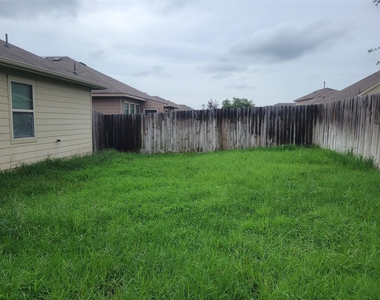 5426 Floral Valley Lane - Photo Thumbnail 24