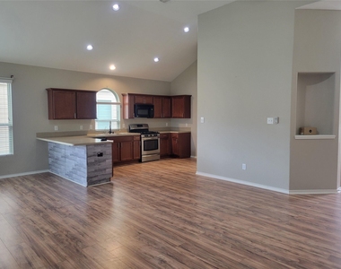5426 Floral Valley Lane - Photo Thumbnail 4