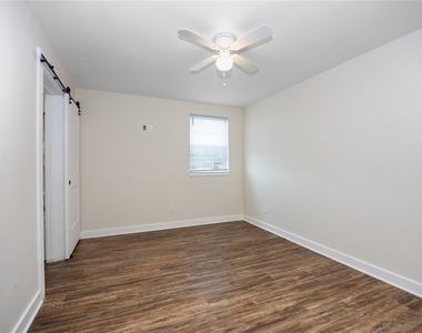 10930 Exeter Street - Photo Thumbnail 19