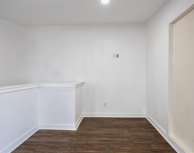 10930 Exeter Street - Photo Thumbnail 13