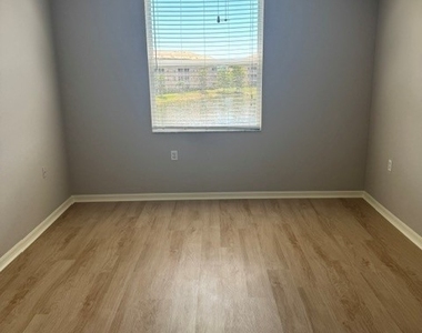 8570 Kingbird Loop - Photo Thumbnail 22