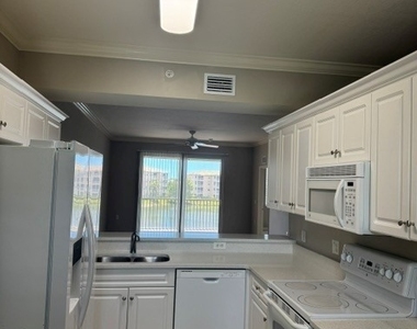 8570 Kingbird Loop - Photo Thumbnail 15