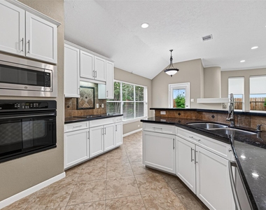 1103 Parkhaven Lane - Photo Thumbnail 13
