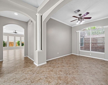 1103 Parkhaven Lane - Photo Thumbnail 7