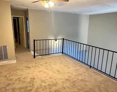 12239 W Village Drive - Photo Thumbnail 7