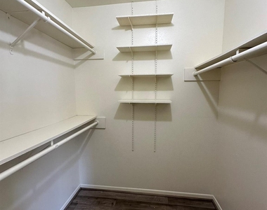 11702 Brighton Lane - Photo Thumbnail 11