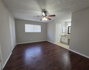 14210 Galvani Drive - Photo Thumbnail 6