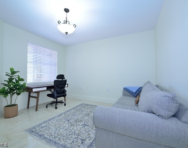 9097 Cherry Oaks Trail - Photo Thumbnail 11