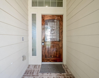 5205 Kendall Glen Court - Photo Thumbnail 4