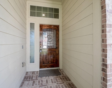5205 Kendall Glen Court - Photo Thumbnail 3