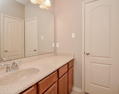 5205 Kendall Glen Court - Photo Thumbnail 15