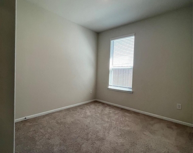 4410 Rushing Ridge Court - Photo Thumbnail 14