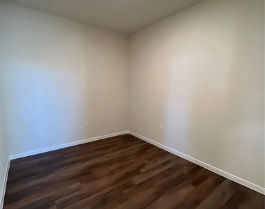 4410 Rushing Ridge Court - Photo Thumbnail 16