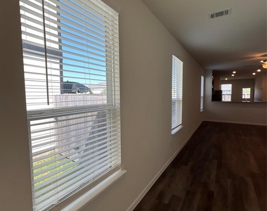 4410 Rushing Ridge Court - Photo Thumbnail 3