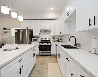 5111 Firnat Street - Photo Thumbnail 5