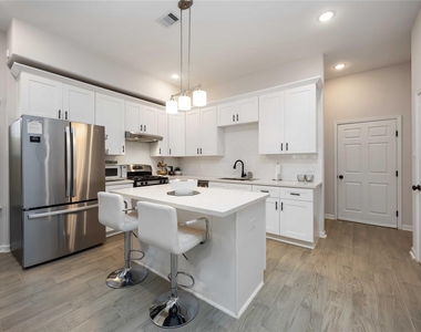 5111 Firnat Street - Photo Thumbnail 6
