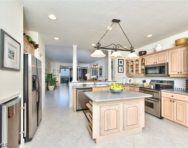 9111 Southmont Cove - Photo Thumbnail 5